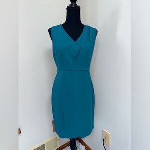 Banana Republic Woman’s Green Sheath Dress